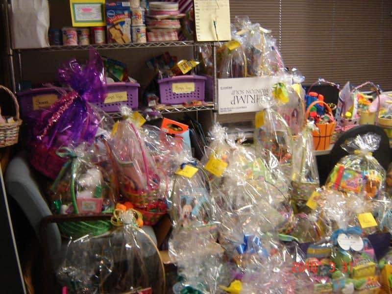 2010 Folsom Christmas Basket Program Supports Twin Lakes Food Bank