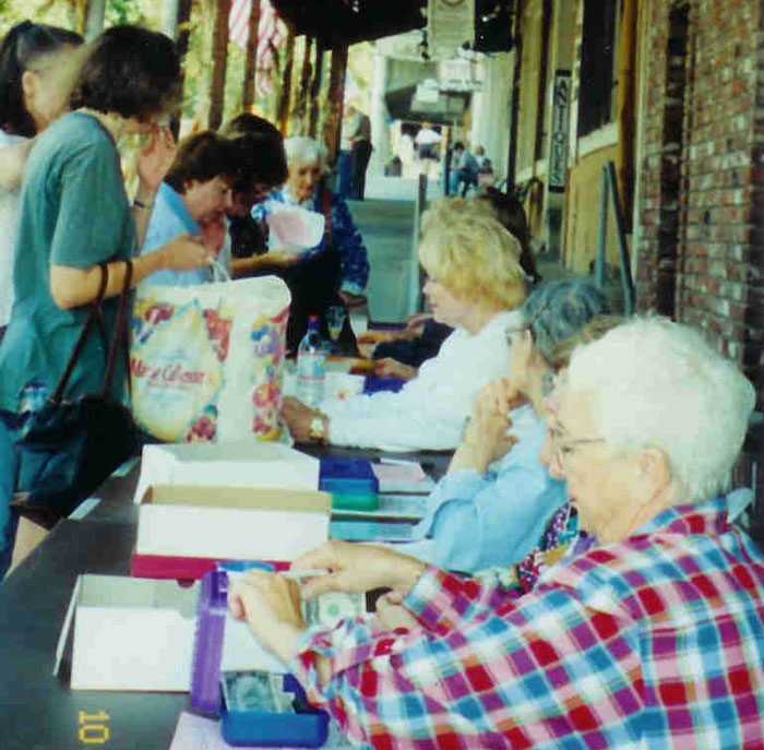 Folsom History Museum Volunteers register collectors
