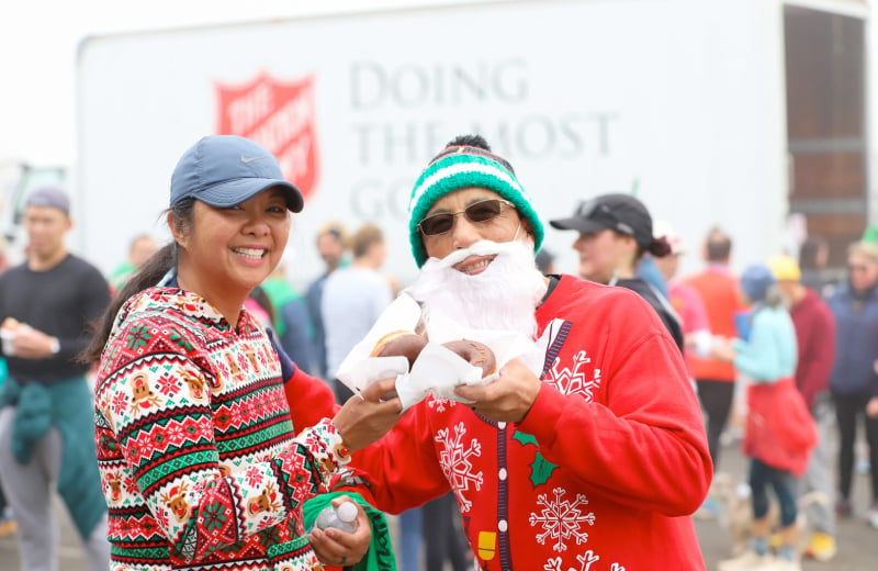 father christmas at holiday classic 5k, photo: Salvation Army